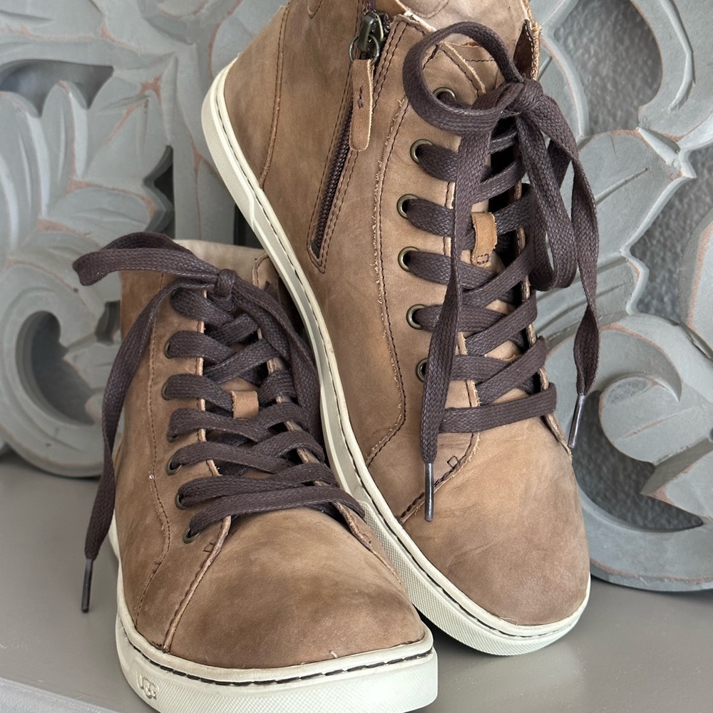UGG "Gradie" Tan Leather High Tops, Sneakers/Boots, Women's Sz. 8.5, Excellent!